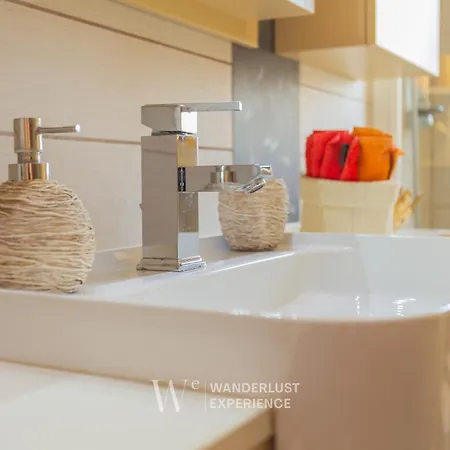 Wanderlust Experience Porzia * باري